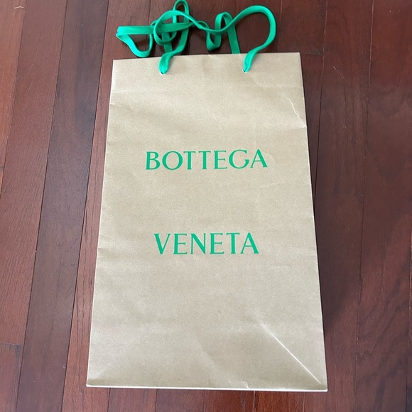Authentic Bottega Veneta extra large paper shopping bag w/ green cloth handle - Picture 1 of 7